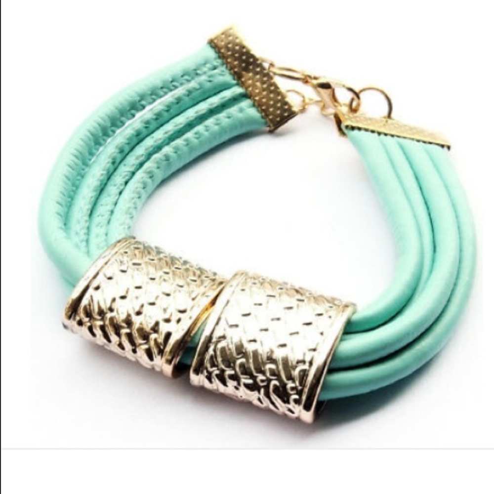 ❤️gorgeous Austrian style gold&leather bracelet